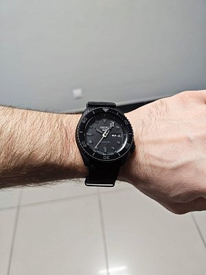 Фото покупателя: Японские механические наручные часы Seiko 5 Sports SRPD79K1