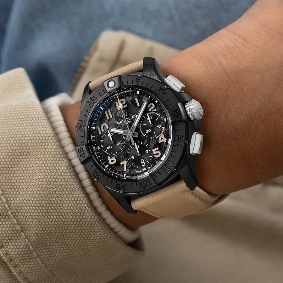 Часы Breitling Avenger B01 Chronograph 42 mm SB0146101B1X1 — артикул SB0146101B1X1