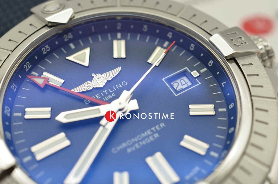 Часы Breitling Avenger Automatic GMT 45 A32395101C1X1 — Швейцария, механические