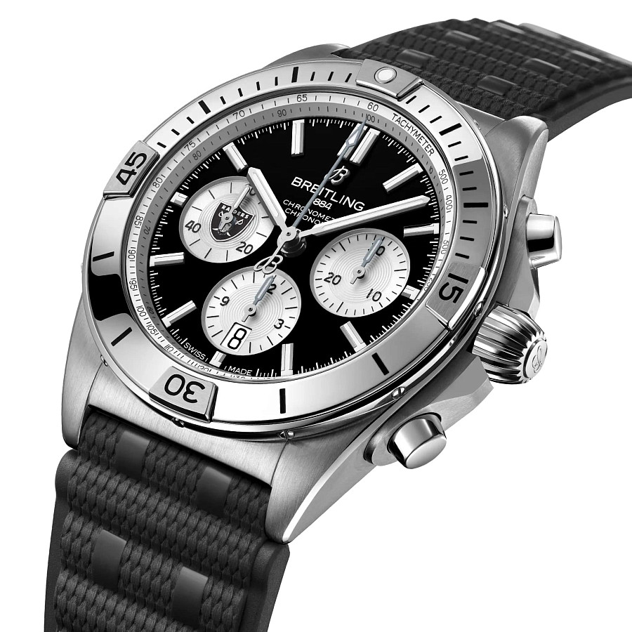 Часы Breitling Chronomat B01 42 NFL Las Vegas Raiders Edition AB01342B1B1S1 — механические, сталь металл