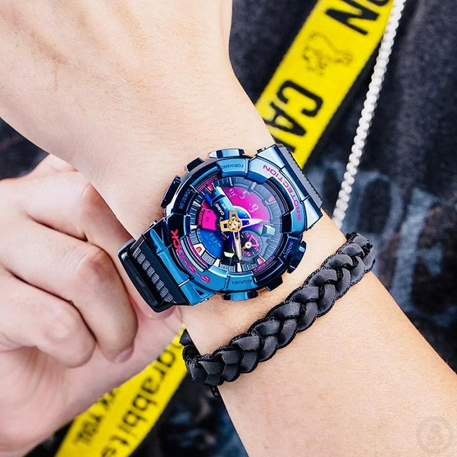 Часы Casio G-Shock GM-110SN-2A — электронные, пластик сталь