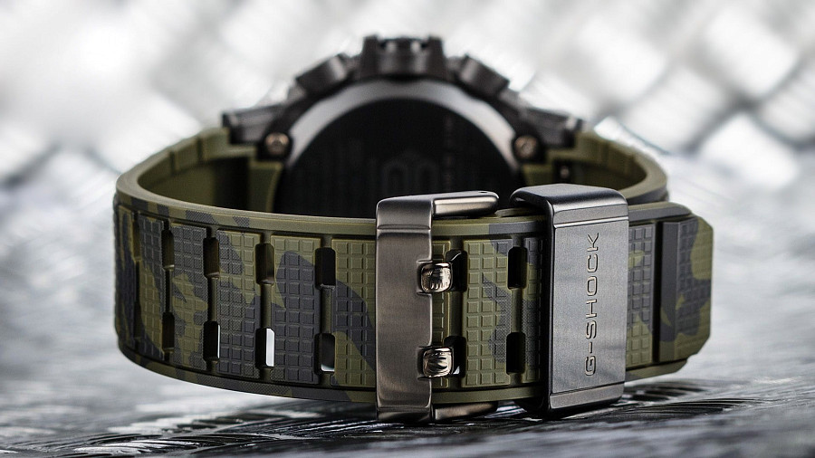 Часы Casio G-Shock GST-B300XB-1A3 — пластик, мужские