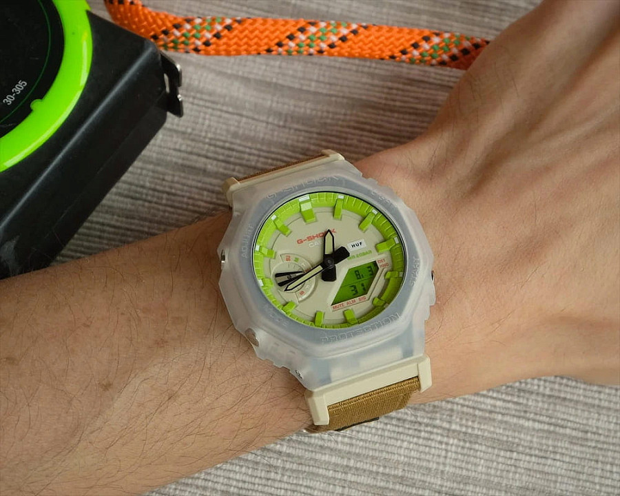 Часы Casio G-Shock GA-2100HUF-5A — электронные, карбон пластик