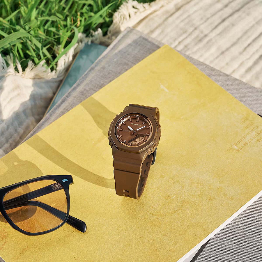 Часы Casio G-Shock GMA-P2110B-5A — кварцевые, пластик