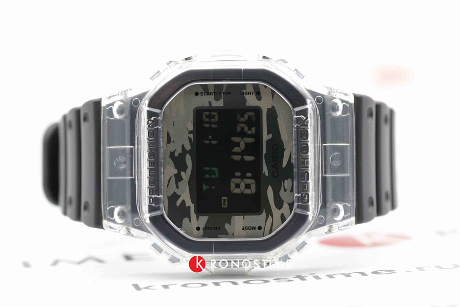 Часы Casio G-Shock DW-5600SKC-1E — черный, пластик