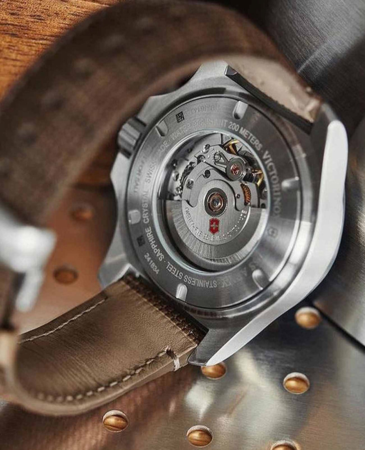 Часы Victorinox I.N.O.X. 241836 — сталь металл, Швейцария