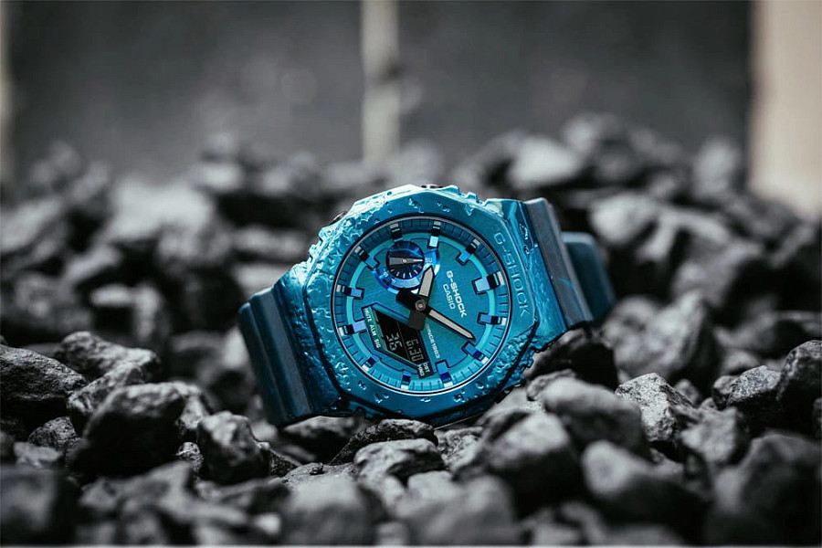 Часы Casio G-Shock GM-2140GEM-2A — мужские, пластик