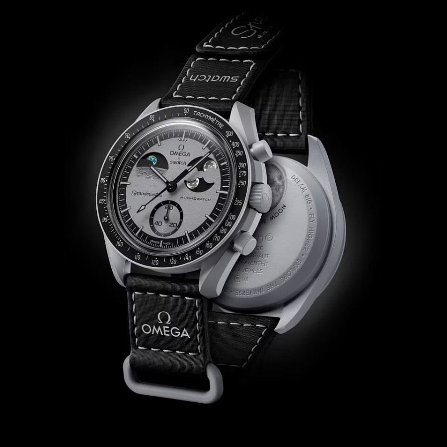 Часы Swatch x Omega Bioceramic Moonswatch Mission to EarthPhase SO33M700 — артикул SO33M700