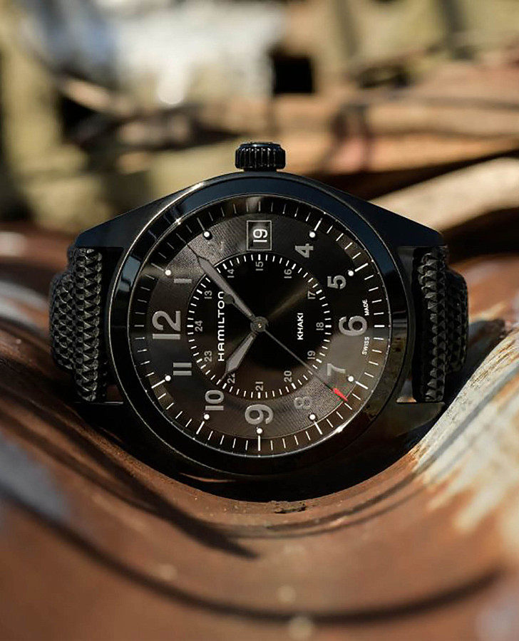 Часы Hamilton Khaki Field Quartz H68401735 — черный, сталь
