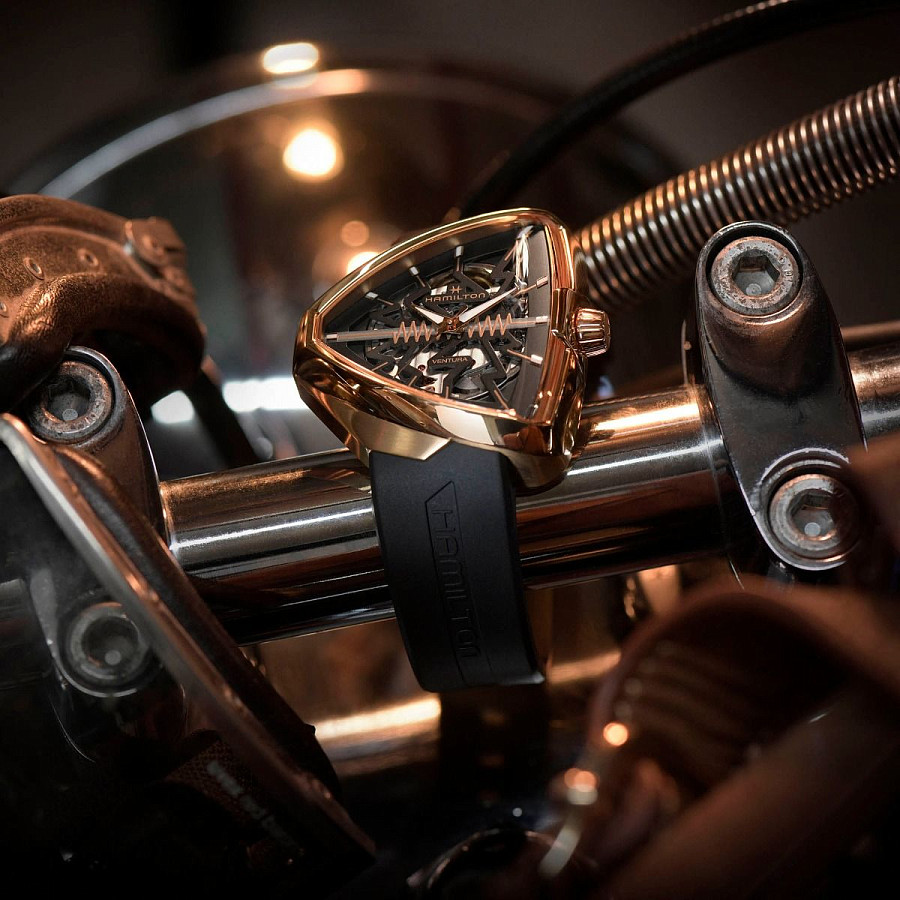 Часы Hamilton Ventura Elvis80 Skeleton Auto H24525331 — черный, сталь