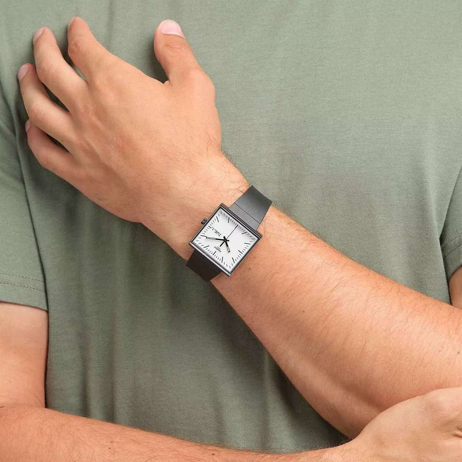 Часы Swatch Square Bioceramic Standard SO34B700 — артикул SO34B700