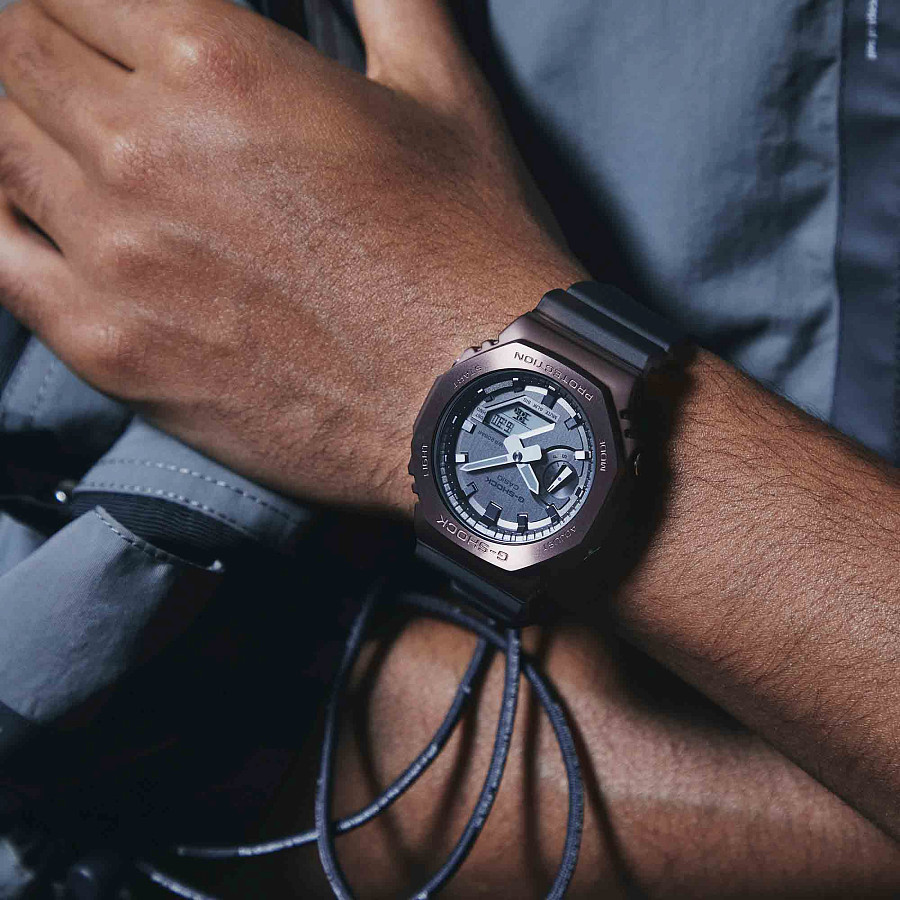 Часы Casio G-Shock GM-2100MF-5ADR (GM-2100MF-5A) — электронные, металл сталь