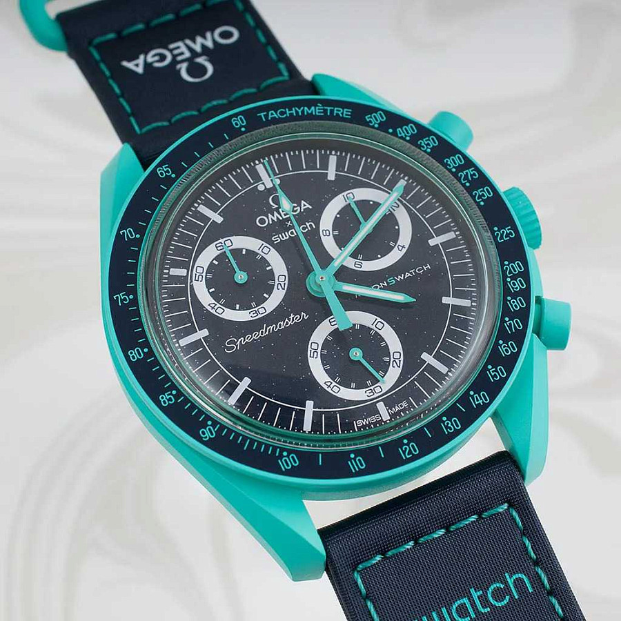 Часы Swatch x Omega Bioceramic Moonswatch Mission on Earth: Polar Lights SO33L103 — кварцевые, биокерамика