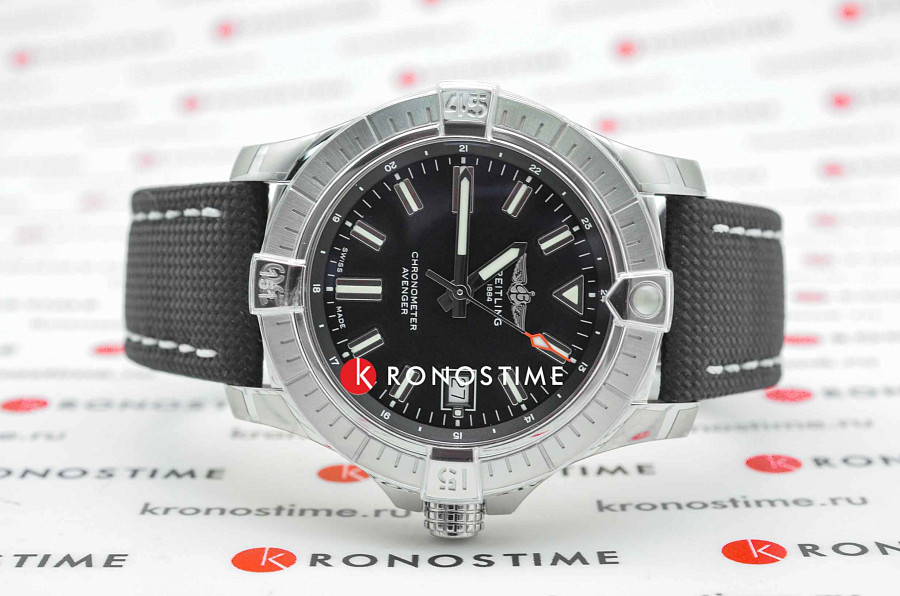 Часы Breitling Avenger Automatic 43 A17318101B1X1 — мужские, кожа + текстиль