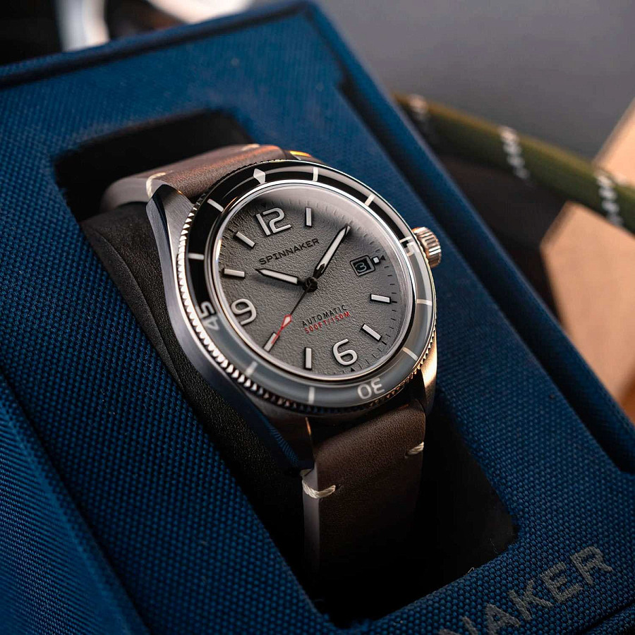 Часы Spinnaker Fleuss SP-5055-0H — кожаный, мужские