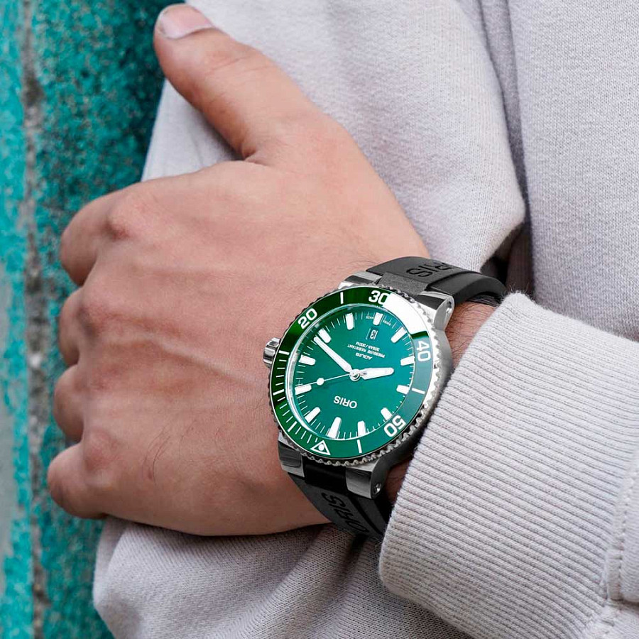Часы Oris Aquis 01 733 7730 4157-07 4 24 64EB — каучук, мужские