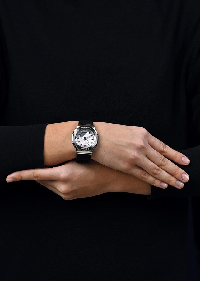 Часы Casio G-Shock S-series GM-S2110-1A7 — сталь пластик, Япония