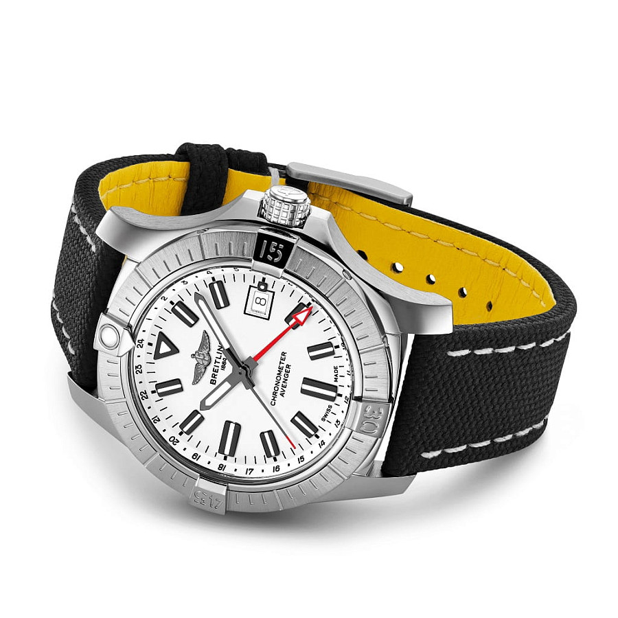Часы Breitling Avenger Automatic GMT 43 A32397101A1X2 — сталь металл, Швейцария