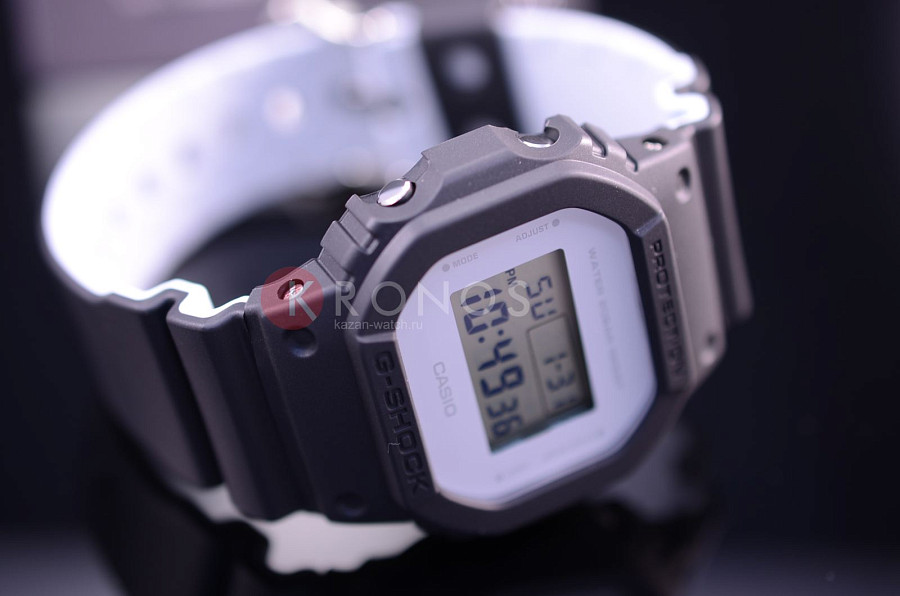 Часы Casio G-Shock DW-5600LCU-1 — электронные, пластик