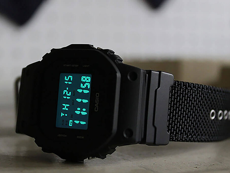 Часы Casio G-Shock DW-5600BBN-1DR (DW-5600BBN-1E) — пластик, мужские, Япония