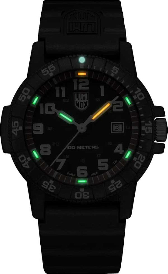 Часы Luminox Leatherback Sea Turtle XS.0335 — кварцевые, пластик карбон