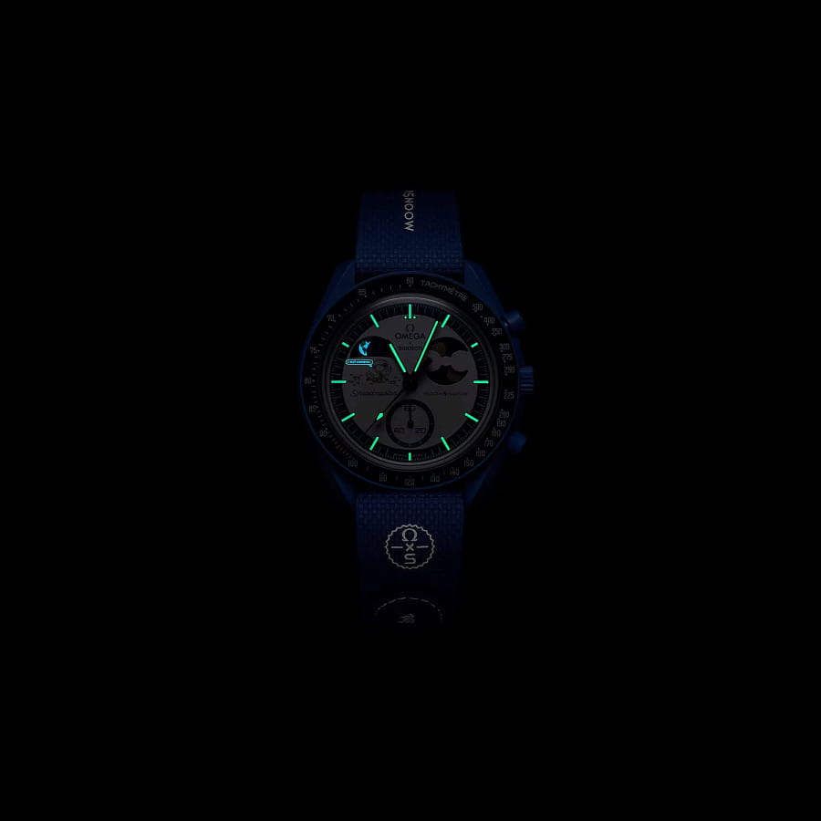 Часы Swatch x Omega Bioceramic Moonswatch Mission to Earthphase - Moonshine Gold SO33N702L — нейлон, мужские