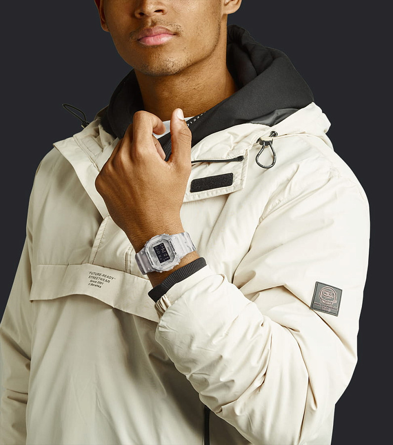 Часы Casio G-Shock DW-5600GC-7 — электронные, пластик