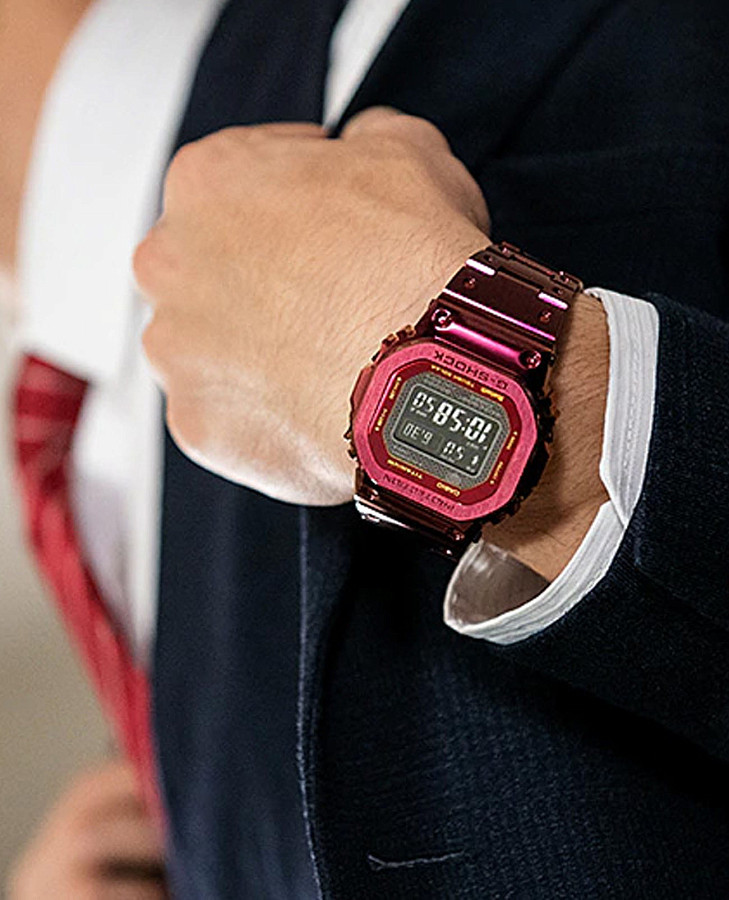 Часы Casio G-Shock GMW-B5000RD-4 — электронные