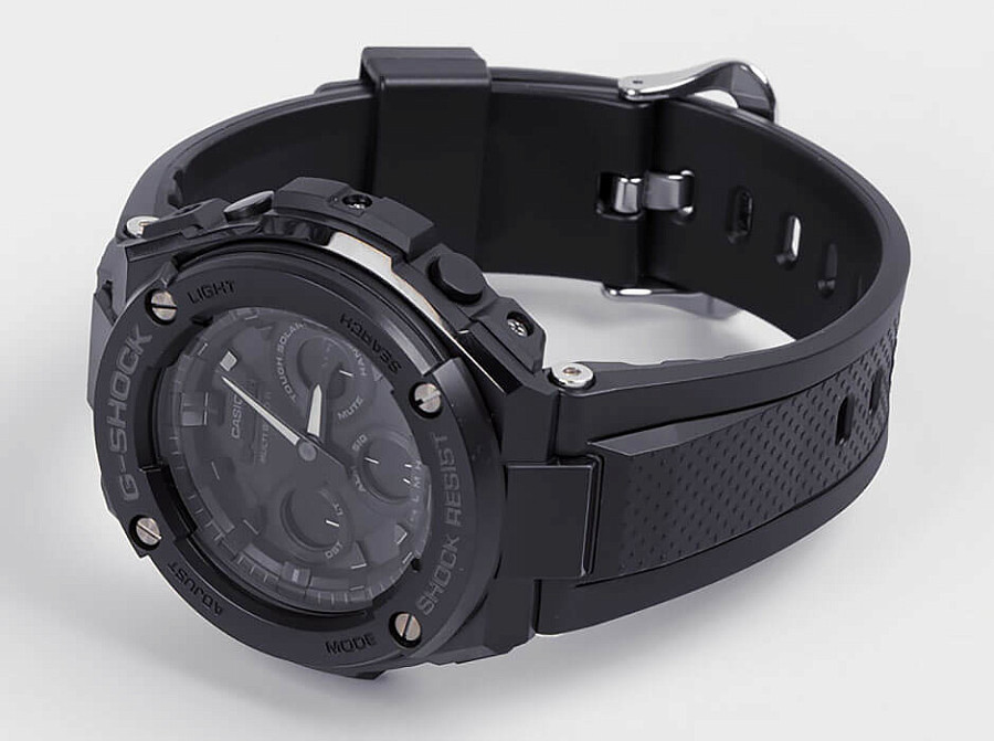 Часы Casio G-Shock GST-W300G-1A1 — металл сталь пластик, Япония