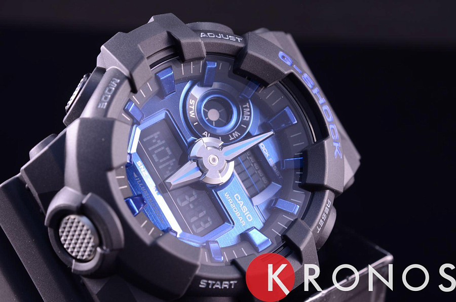 Часы Casio G-Shock GA-710-1A2 — пластик, Япония