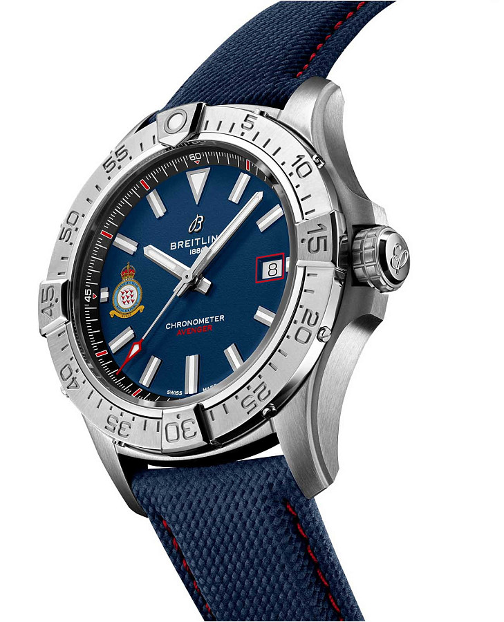 Часы Breitling Avenger Automatic 42 mm A173281A1C1X1 — механические, сталь металл