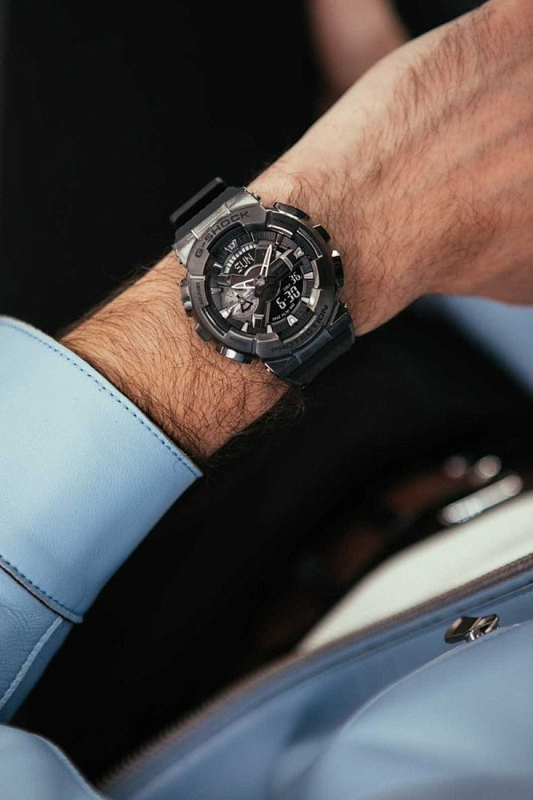 Часы Casio G-Shock GM-110BB-1ADR (GM-110BB-1A) — электронные, пластик сталь