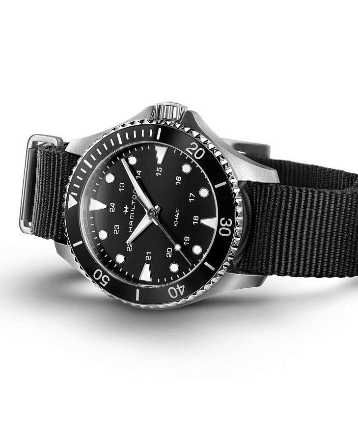 Часы Hamilton Khaki Navy Scuba Quartz H82201931 — кварцевые, сталь