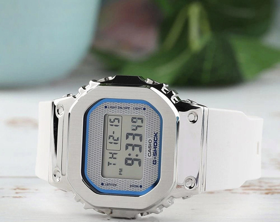 Часы Casio G-Shock GM-S5600LC-7DR (GM-S5600LC-7) — женские, полимер