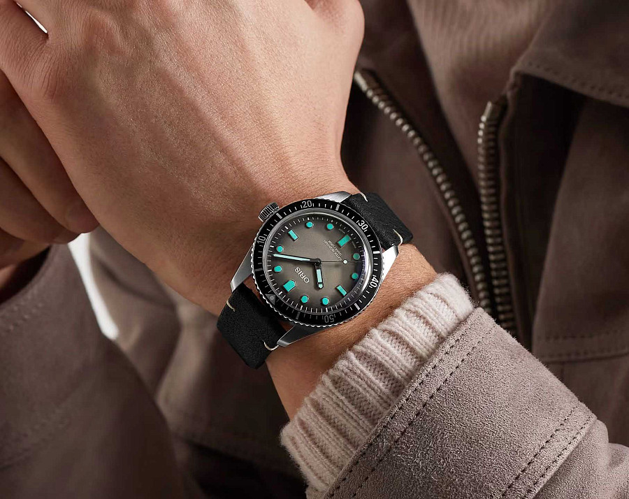 Часы Oris Divers Sixty‑Five 01 733 7707 4053-07 5 20 89 — артикул 01 733 7707 4053-07 5 20 89