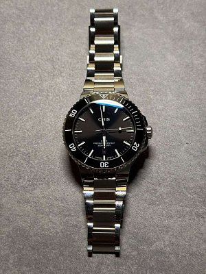 Фото покупателя: Швейцарские механические наручные часы Oris Aquis Date 01 733 7789 4154-07 8 23 04PEB
