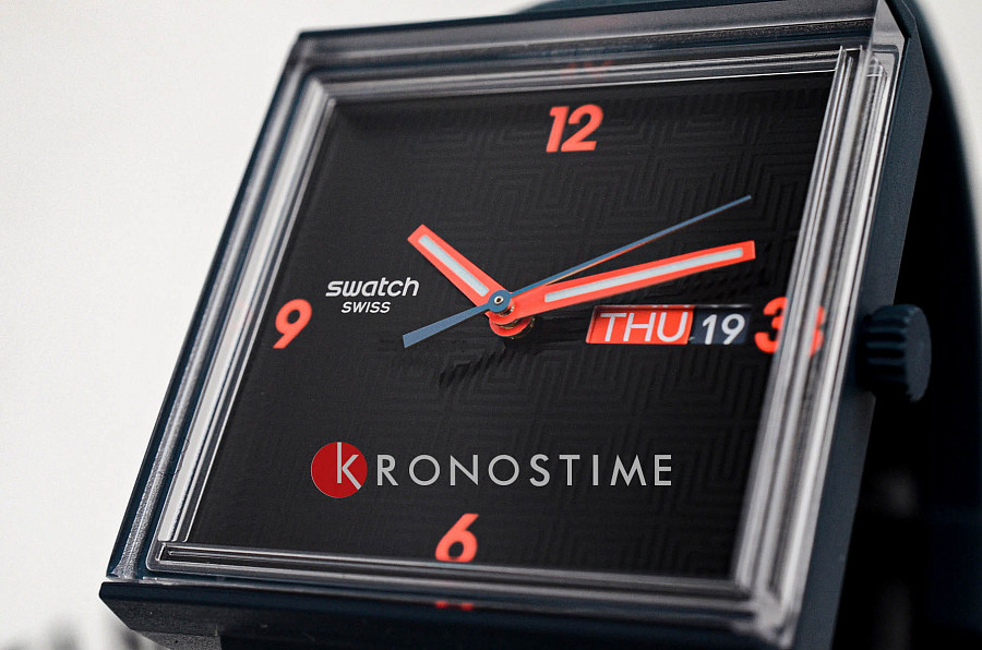 Часы Swatch Squared Off SO34M701 — Швейцария, кварцевые