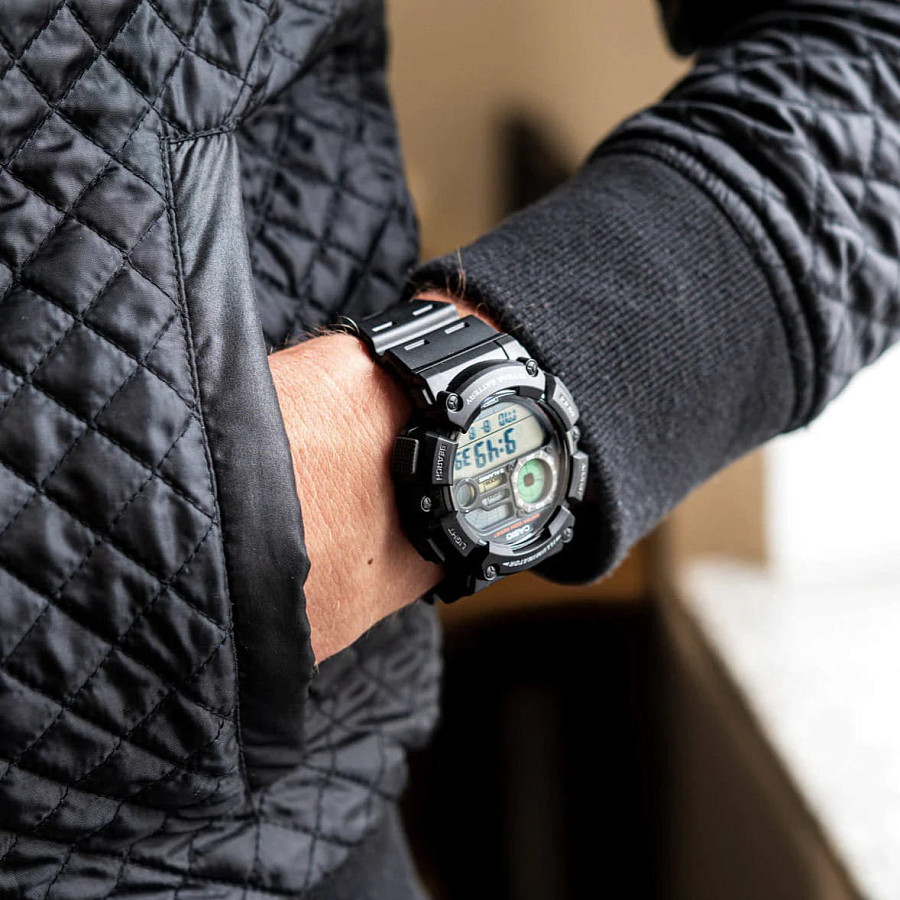 Часы Casio Collection WS-1500H-1AVEF — кварцевые, пластик