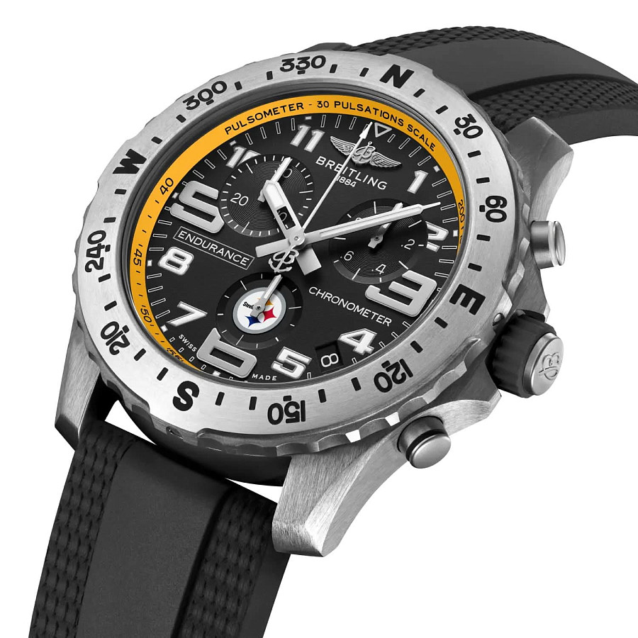 Часы Breitling Professional Endurance Pro 44 NFL Pittsburgh Steelers Edition E823106A1BQS1 — кварцевые, титан