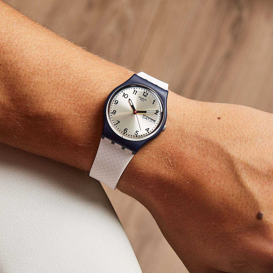 Часы Swatch Tech-Mode White Delight GN720 — кварцевые, пластик