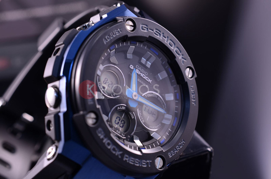 Часы Casio G-Shock GST-W300G-1A2 — Япония, электронные