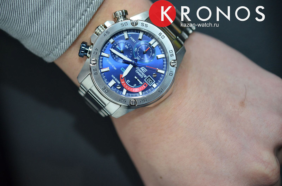Часы Casio Edifice EFR-558D-2A — Япония, кварцевые