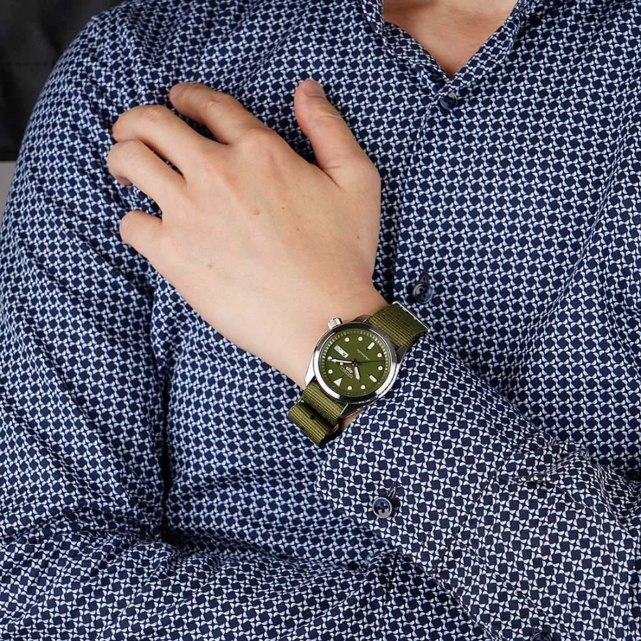 Часы Seiko 5 Sports SRPE65K1 — Япония, мужские