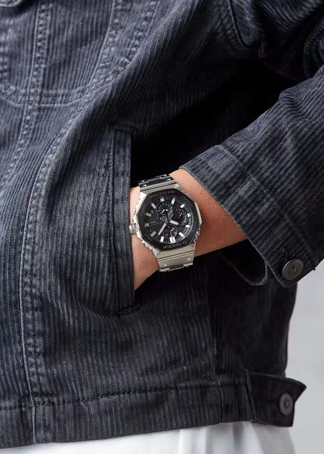 Часы Casio G-Shock GM-B2100BT-1A — кварцевые, Япония, мужские
