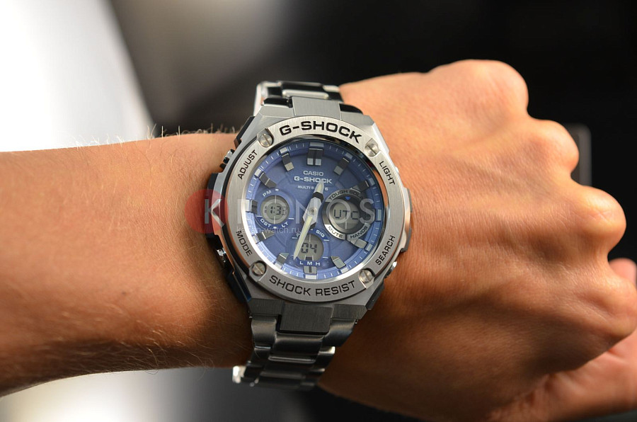 Часы Casio G-Shock GST-W110D-2A — Япония, электронные
