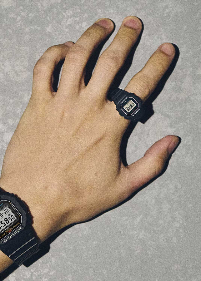 Часы Casio G-Shock Nano DWN-5600-1 — мужские, пластик