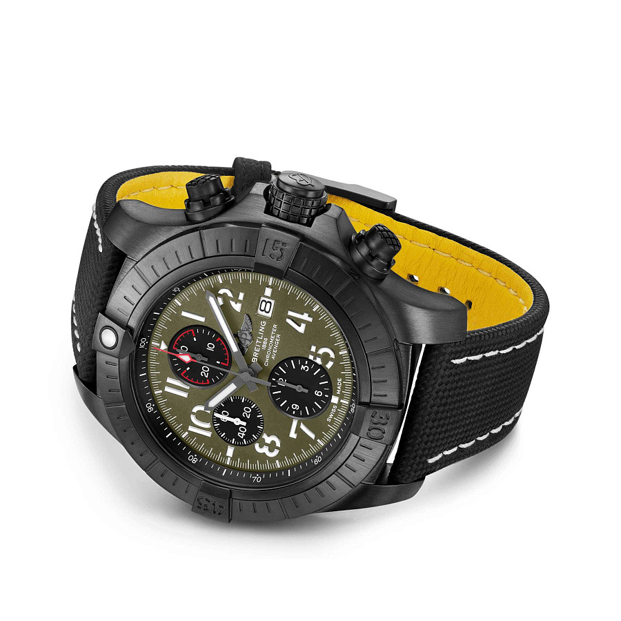 Часы Breitling Super Avenger Chronograph 48 Night Mission V133751A1L1X1 — титан, Швейцария