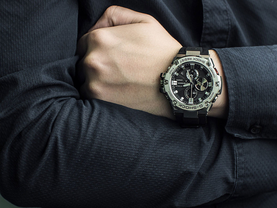 Часы Casio G-Shock GST-B100-1ADR (GST-B100-1A) — электронные, сталь металл пластик