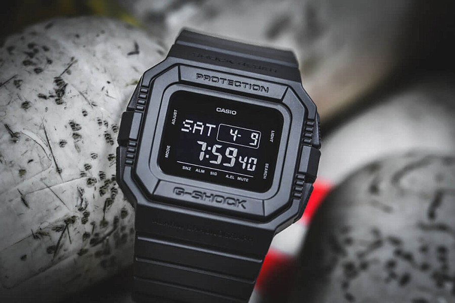 Часы Casio G-Shock DW-D5500BB-1 — пластик, мужские, Япония