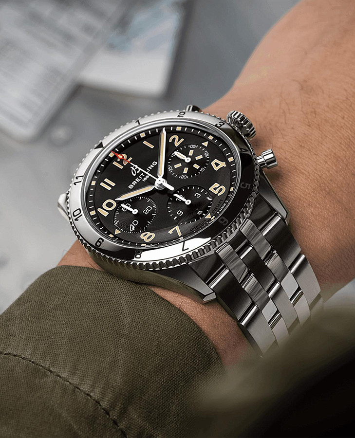 Часы Breitling Classic Avi Chronograph 42 P-51 Mustang A233803A1B1A1 — артикул A233803A1B1A1